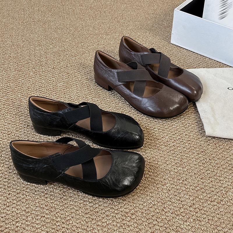 Retro Cross Strap Ballet Shoes for Women - Low Heel Square Toe Mary Jane Flats, Comfortable Chunky Heel Grandma Style, Size 40 Retro Cross Strap Ballet Shoes for Women - Low Heel Square Toe Mary Jane Flats, Comfortable Chunky Heel Grandma Style, Size 40