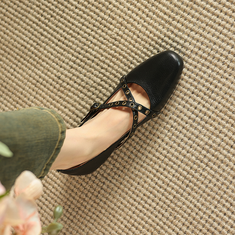 Retro Cross Strap Mary Jane Shoes for Women - Flat Square Toe, Shallow Mouth, Genuine Leather Soft Sole, Size 40 Retro Cross Strap Mary Jane Shoes for Women - Flat Square Toe, Shallow Mouth, Genuine Leather Soft Sole, Size 40