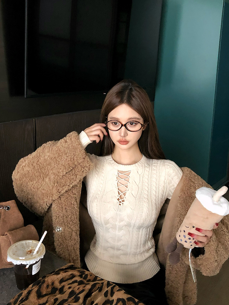 Retro Design Waist-Cinching Slimming Sweater for Women - Fitted Knit Top, California Academy of Arts Inspired, Y2K Fashion Retro Design Waist-Cinching Slimming Sweater for Women - Fitted Knit Top, California Academy of Arts Inspired, Y2K Fashion