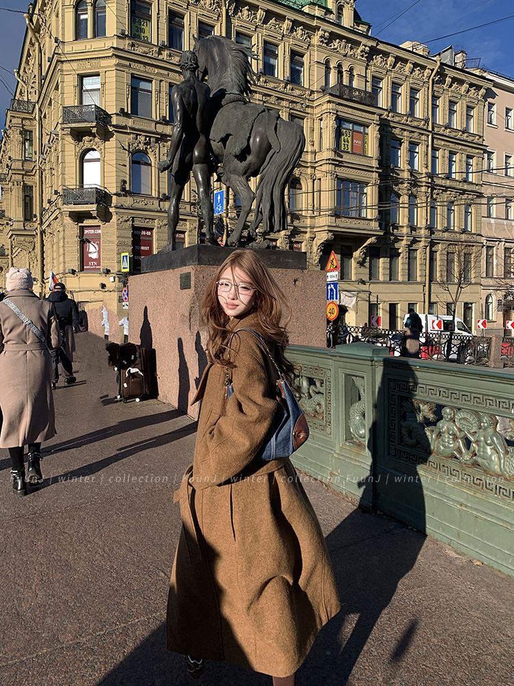 Retro Double-Breasted Short Woolen Coat for Women - High-End Aristocrat Style, 90s Inspired Fashion Retro Double-Breasted Short Woolen Coat for Women - High-End Aristocrat Style, 90s Inspired Fashion