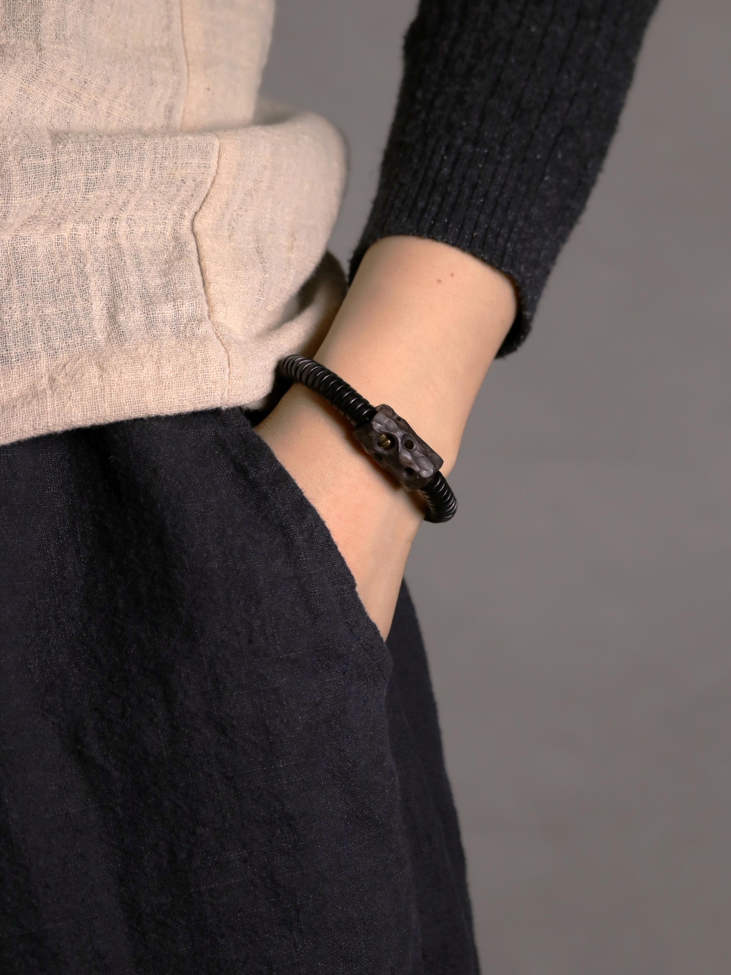 Retro Ebony Wood Bead Circle Bracelet - Stylish Unisex Accessory, Versatile Trendy Jewelry for Men and Women Retro Ebony Wood Bead Circle Bracelet - Stylish Unisex Accessory, Versatile Trendy Jewelry for Men and Women