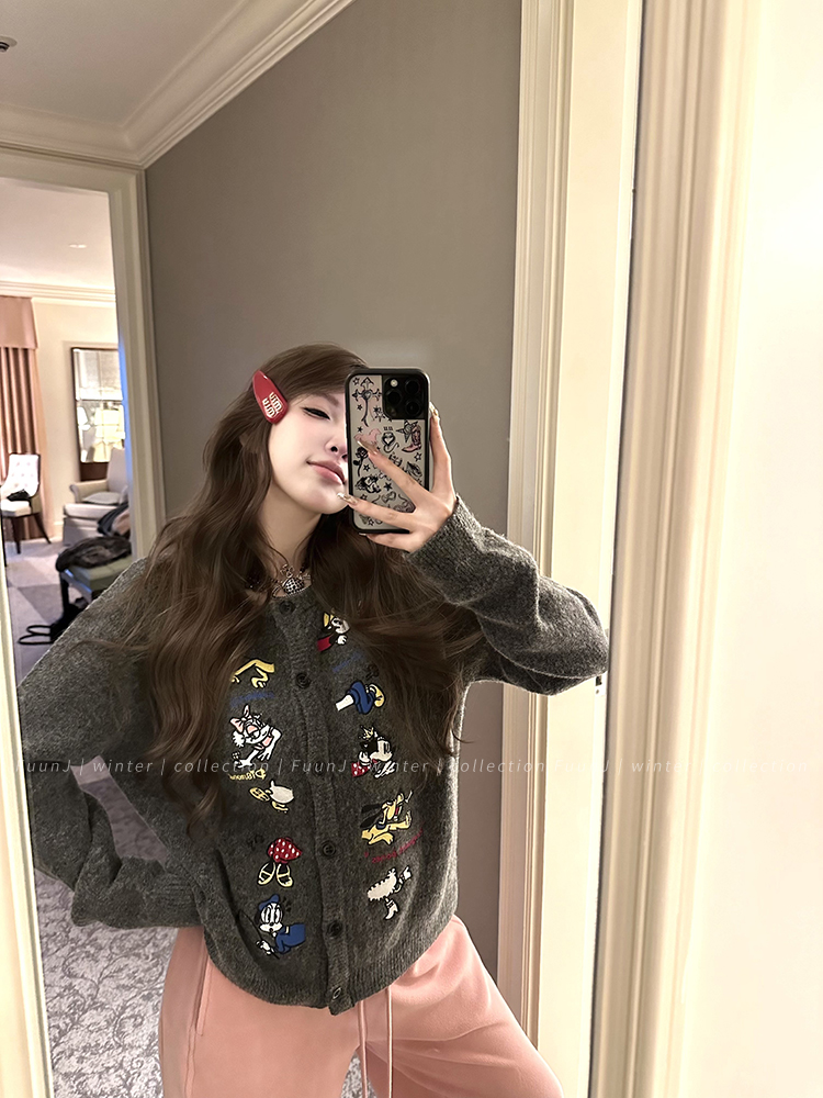 Retro Embroidered Cardigan Sweater Coat for Women - Knitted Fashion Top with 90s Style Retro Embroidered Cardigan Sweater Coat for Women - Knitted Fashion Top with 90s Style