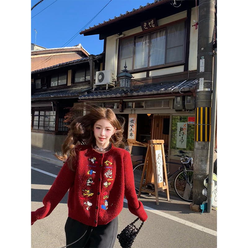 Retro Embroidered Cardigan Sweater Coat for Women - Knitted Fashion Top with 90s Style Retro Embroidered Cardigan Sweater Coat for Women - Knitted Fashion Top with 90s Style