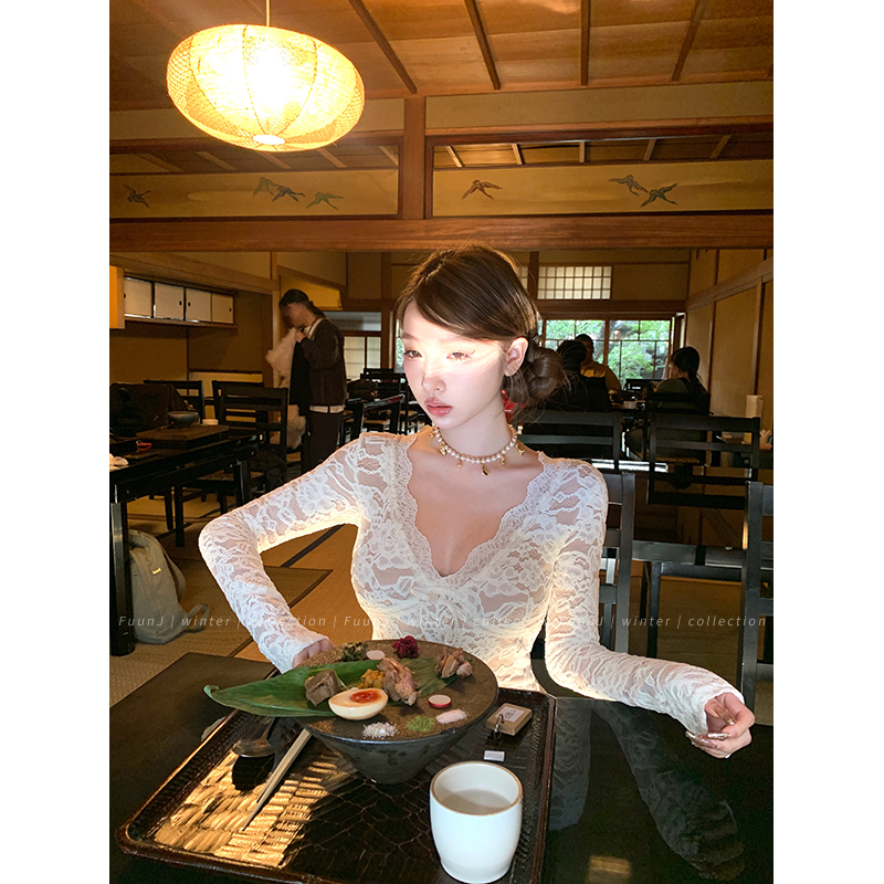 Retro Fishing Series Women's V-Neck Lace Base Shirt - Waist-Cinching Slim Fit Top, Perfect for Y2K and 90s Style Fashion Retro Fishing Series Women's V-Neck Lace Base Shirt - Waist-Cinching Slim Fit Top, Perfect for Y2K and 90s Style Fashion