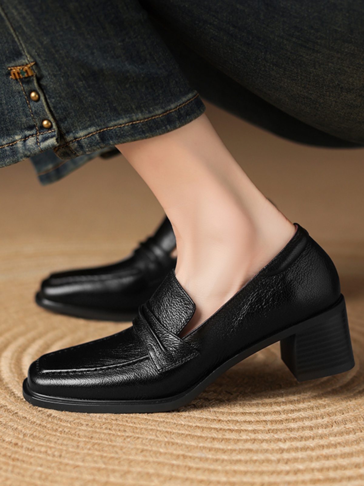 Retro Genuine Leather Square Toe Chunky Heel Loafers for Women - British Style Slip-On Mid-Heel Shoes, Sizes 41-43 Retro Genuine Leather Square Toe Chunky Heel Loafers for Women - British Style Slip-On Mid-Heel Shoes, Sizes 41-43
