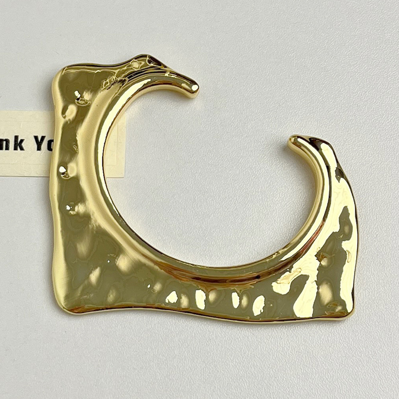 Retro Glossy Irregular Metal Diamond-Shaped Open Bracelet for Women - Light Luxury Niche Exquisite Stacking Bangle