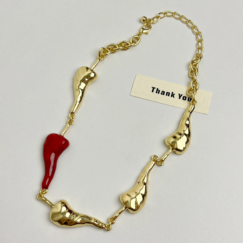 Retro Gold Dripping Oil Red Pepper Spliced Necklace for Women - Light Luxury Clavicle Chain for Autumn Winter 2025 Retro Gold Dripping Oil Red Pepper Spliced Necklace for Women - Light Luxury Clavicle Chain for Autumn Winter 2025