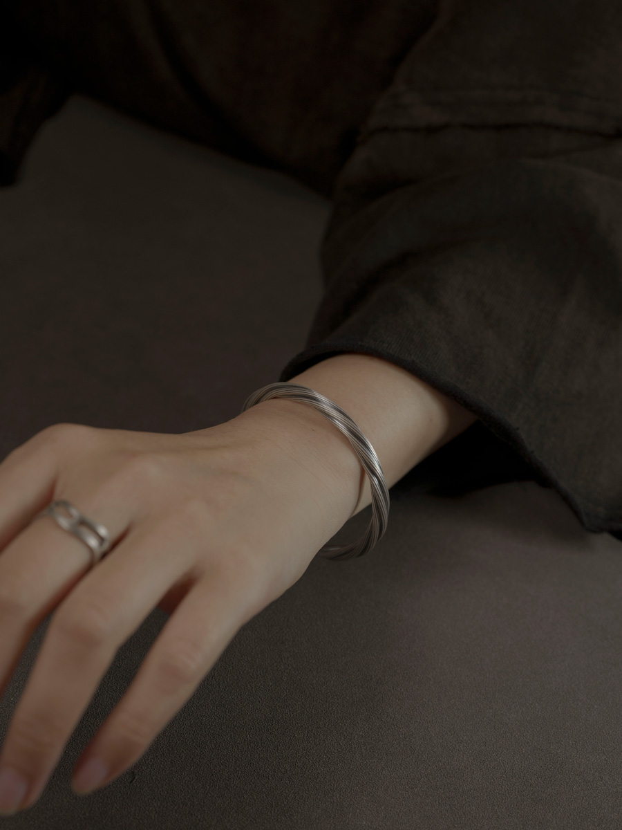 Retro Handmade Non-Fish 999 Silver Open Cuff Bracelet for Women & Men - Personalized Versatile Design, Trendy Fashion Accessory Retro Handmade Non-Fish 999 Silver Open Cuff Bracelet for Women & Men - Personalized Versatile Design, Trendy Fashion Accessory