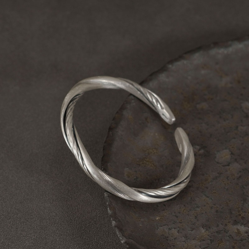 Retro Handmade Non-Fish 999 Silver Open Cuff Bracelet for Women & Men - Personalized Versatile Design, Trendy Fashion Accessory