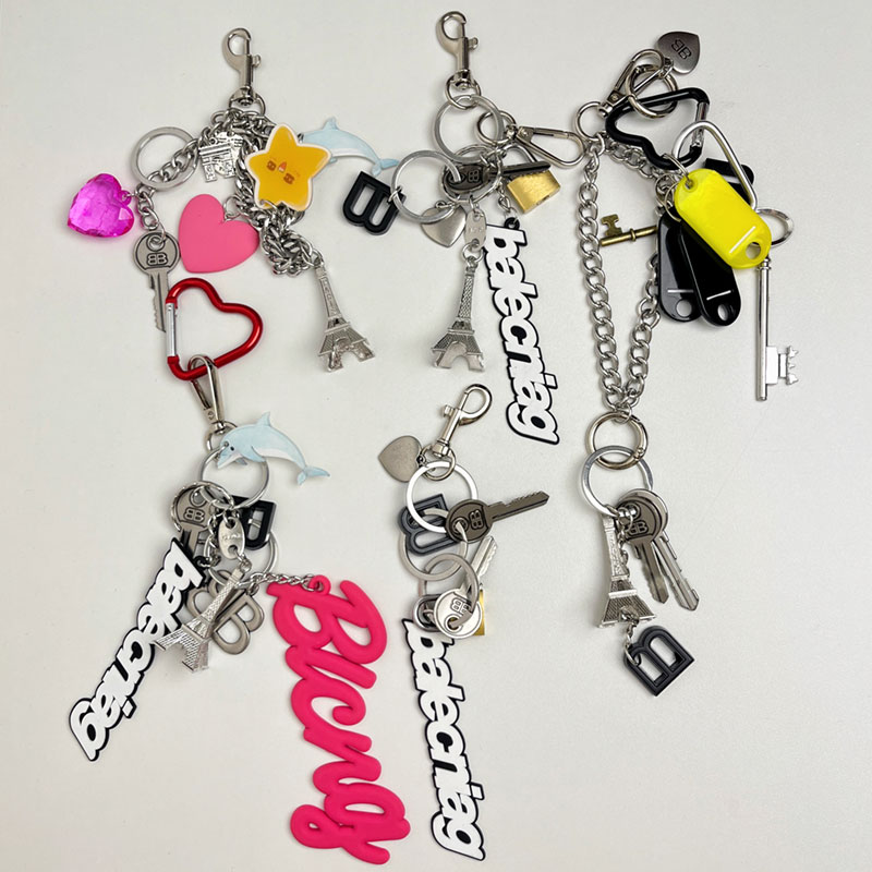 Retro Heart Eiffel Tower Keychain Pendant - Fashionable Lock Buckle Metal Handbag Decoration Accessory Retro Heart Eiffel Tower Keychain Pendant - Fashionable Lock Buckle Metal Handbag Decoration Accessory