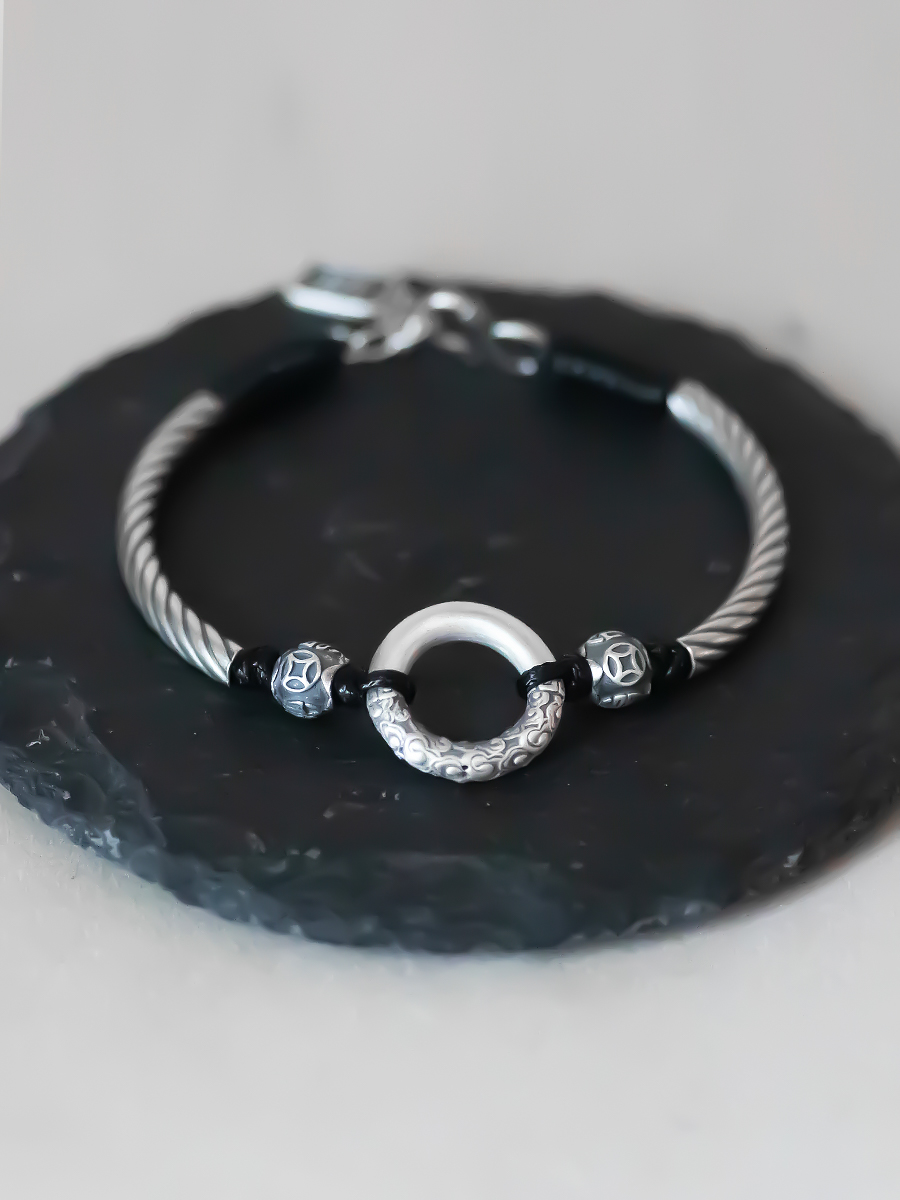 Retro High-End Pure Silver Safety Buckle Bracelet for Men and Women - Vintage Finish Hand Rope Design Retro High-End Pure Silver Safety Buckle Bracelet for Men and Women - Vintage Finish Hand Rope Design