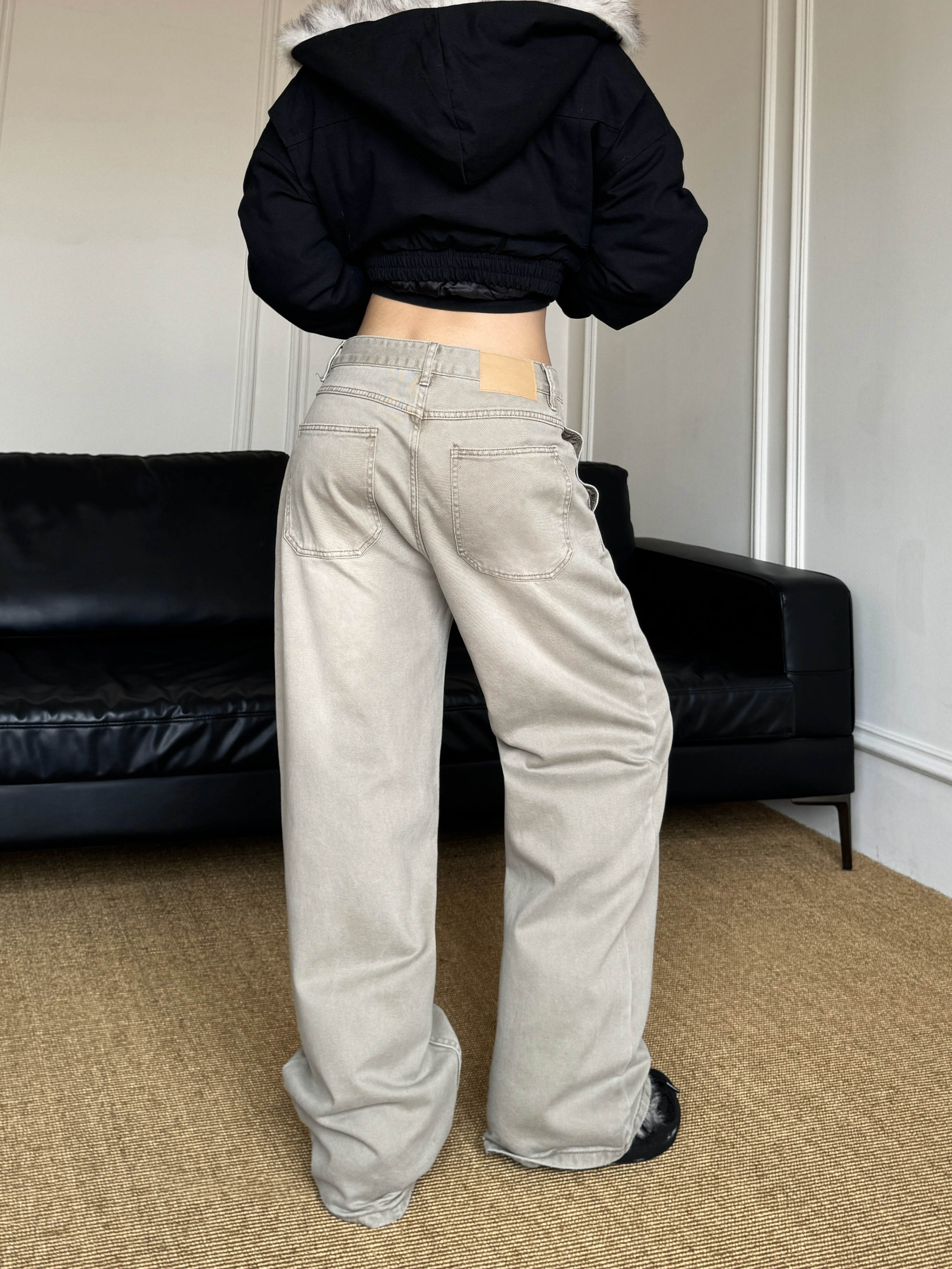 Retro High Street Vintage Wide-Leg Jeans with Multi-Pocket Design - Trendy Loose Fit for a 90s Inspired Look Retro High Street Vintage Wide-Leg Jeans with Multi-Pocket Design - Trendy Loose Fit for a 90s Inspired Look