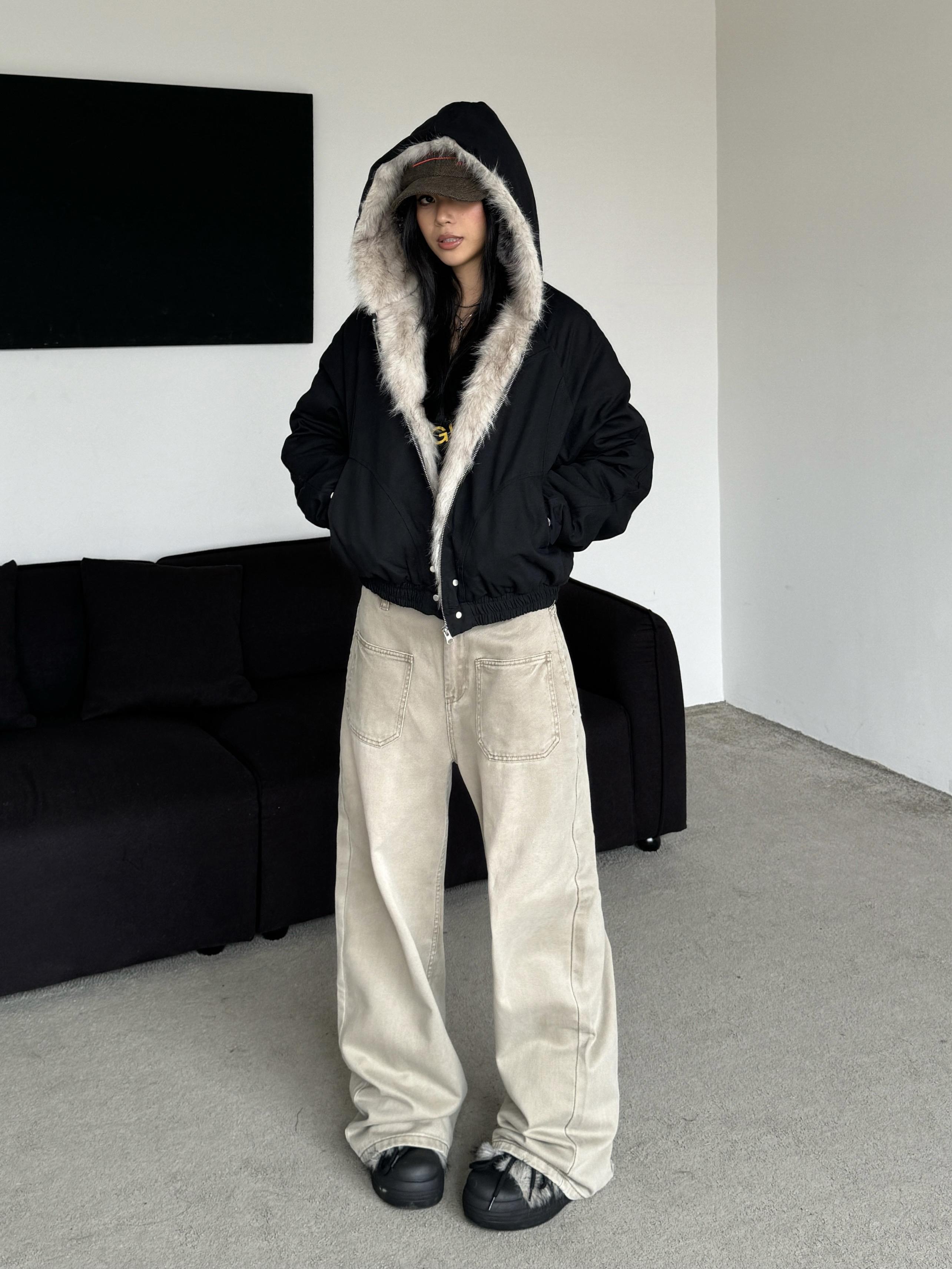 Retro High Street Vintage Wide-Leg Jeans with Multi-Pocket Design - Trendy Loose Fit for a 90s Inspired Look Retro High Street Vintage Wide-Leg Jeans with Multi-Pocket Design - Trendy Loose Fit for a 90s Inspired Look