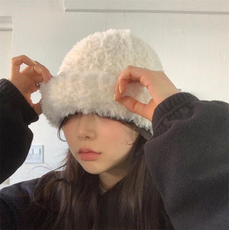 Retro Korean Style Black and White Plush Knitted Beanie - Warm Faux Fur Winter Hat Retro Korean Style Black and White Plush Knitted Beanie - Warm Faux Fur Winter Hat
