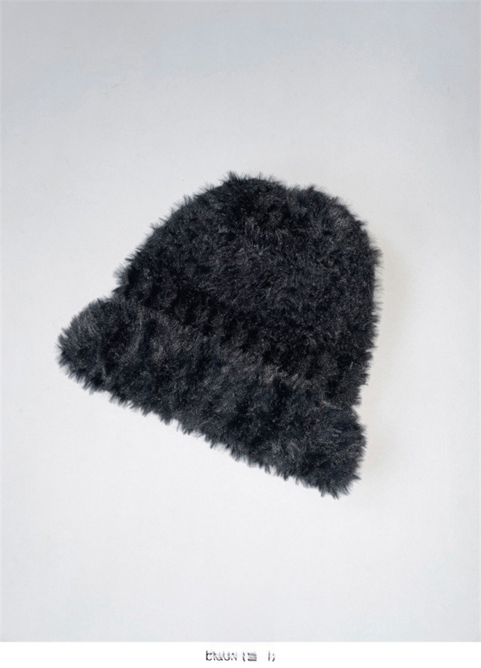 Retro Korean Style Black and White Plush Knitted Beanie - Warm Faux Fur Winter Hat Retro Korean Style Black and White Plush Knitted Beanie - Warm Faux Fur Winter Hat