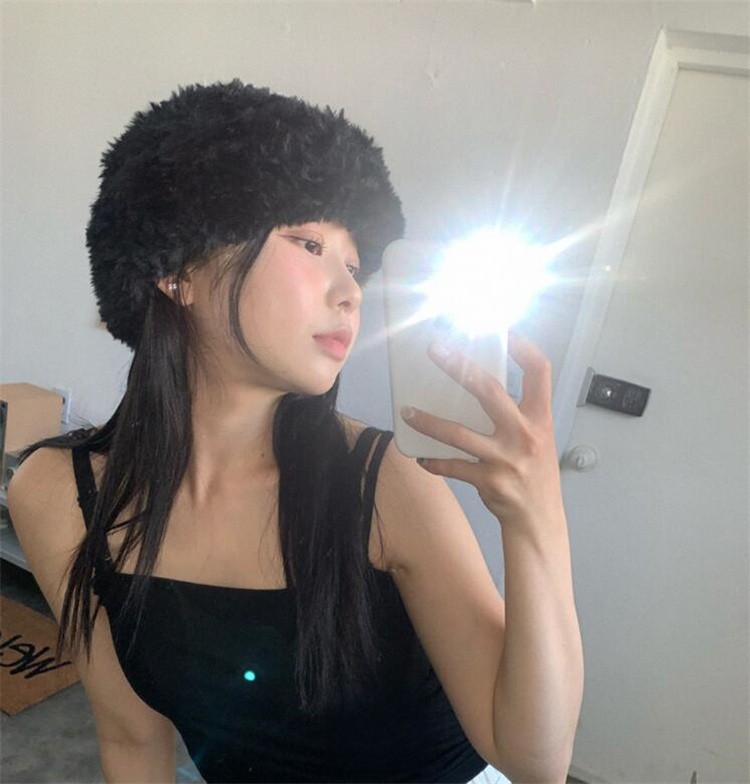Retro Korean Style Black and White Plush Knitted Beanie - Warm Faux Fur Winter Hat Retro Korean Style Black and White Plush Knitted Beanie - Warm Faux Fur Winter Hat
