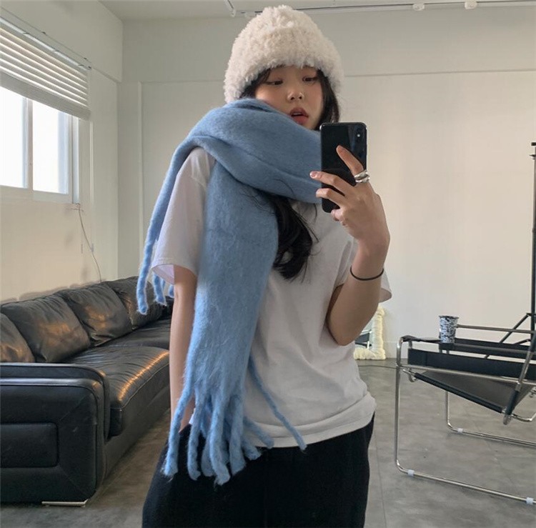 Retro Korean Style Black and White Plush Knitted Beanie - Warm Faux Fur Winter Hat Retro Korean Style Black and White Plush Knitted Beanie - Warm Faux Fur Winter Hat