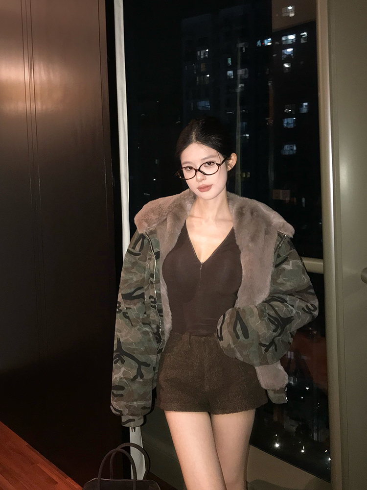 Retro Low-Waist Woolen Shorts for Women - Autumn Winter Slim Fit Casual Pants - Y2K Style Fashion Retro Low-Waist Woolen Shorts for Women - Autumn Winter Slim Fit Casual Pants - Y2K Style Fashion