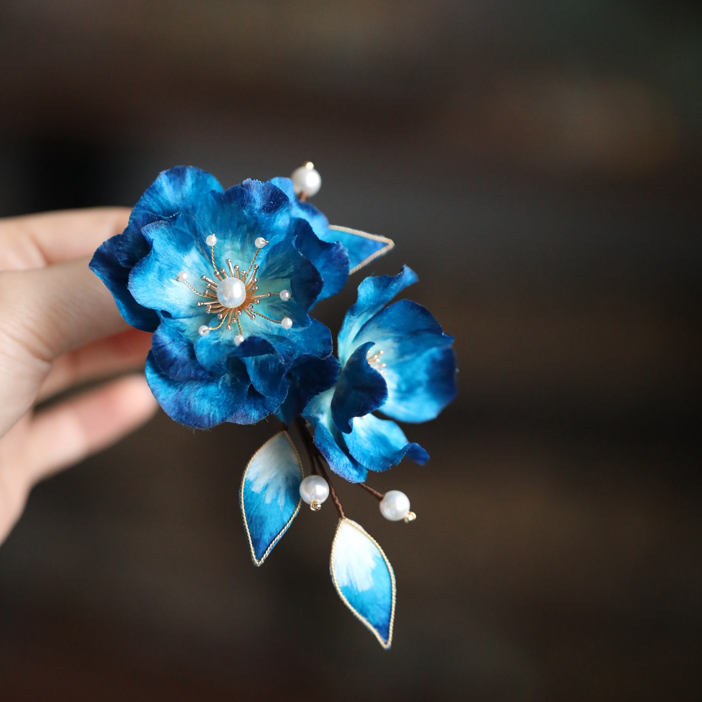 Retro Ming Dynasty Velvet Flower Hairpin Headdress - Ancient Style Hanfu Hair Accessory for Qipao - Blue Floral Court Ornament