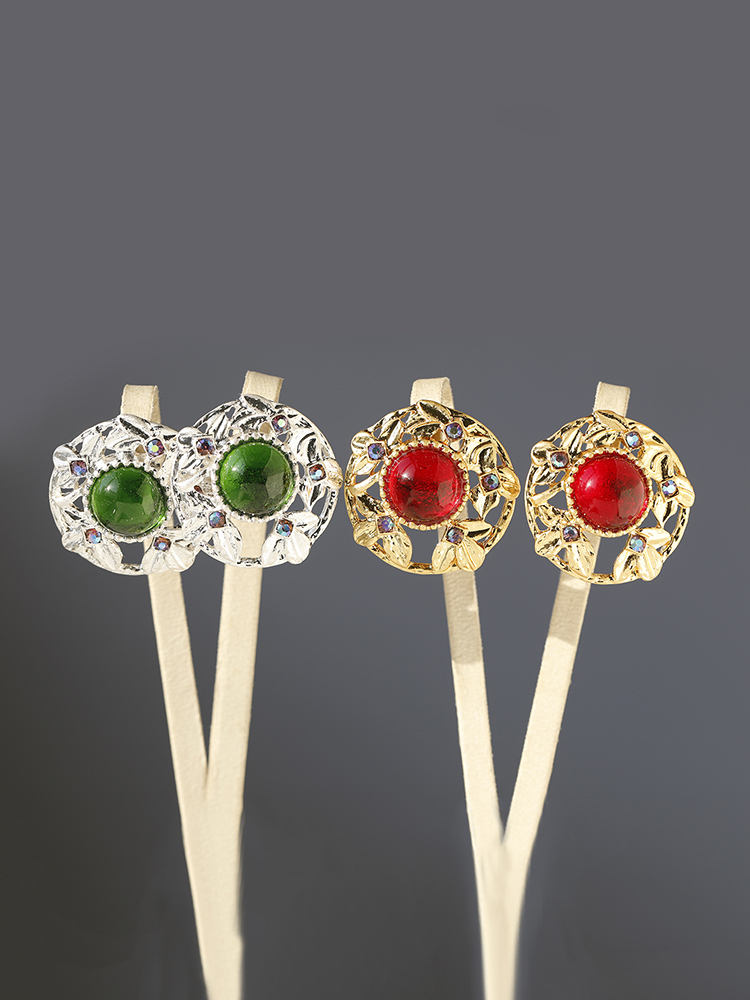 Retro Minimalist Alloy Inlaid Diamond Hollow Round Earrings - Versatile Fashion Jewelry for Women Retro Minimalist Alloy Inlaid Diamond Hollow Round Earrings - Versatile Fashion Jewelry for Women