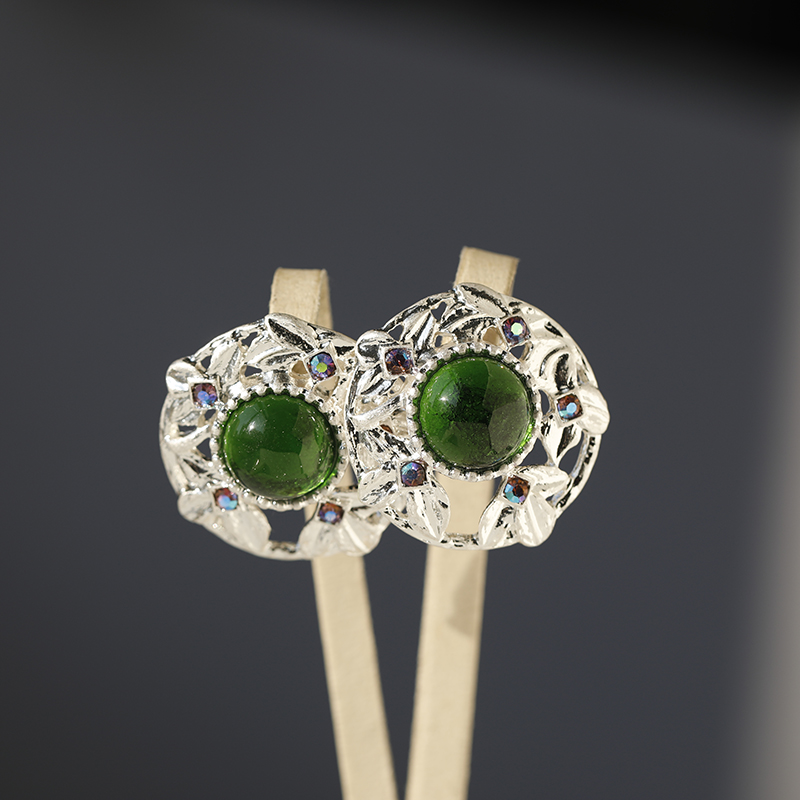 Retro Minimalist Alloy Inlaid Diamond Hollow Round Earrings - Versatile Fashion Jewelry for Women Retro Minimalist Alloy Inlaid Diamond Hollow Round Earrings - Versatile Fashion Jewelry for Women