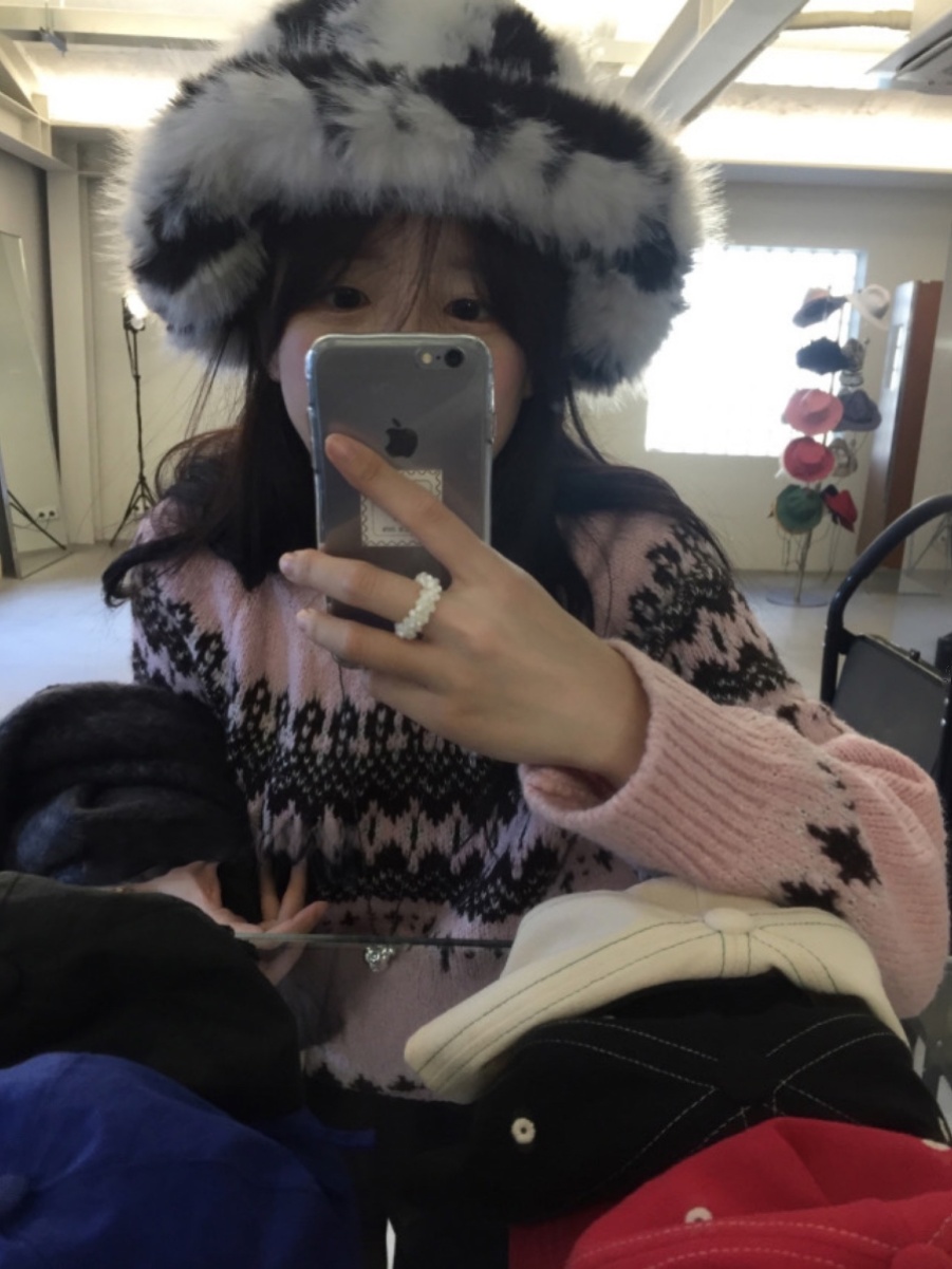 Retro Nordic Snowflake Knitted Sweater in Cream Pink - Casual Cute Winter Fashion Retro Nordic Snowflake Knitted Sweater in Cream Pink - Casual Cute Winter Fashion