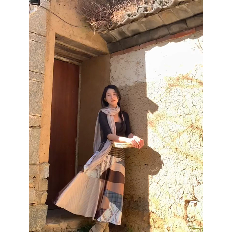 Retro Patchwork Plaid Skirt for Women – Long Spring Skirt with Niche Design, Perfect for Y2K and Vintage Style