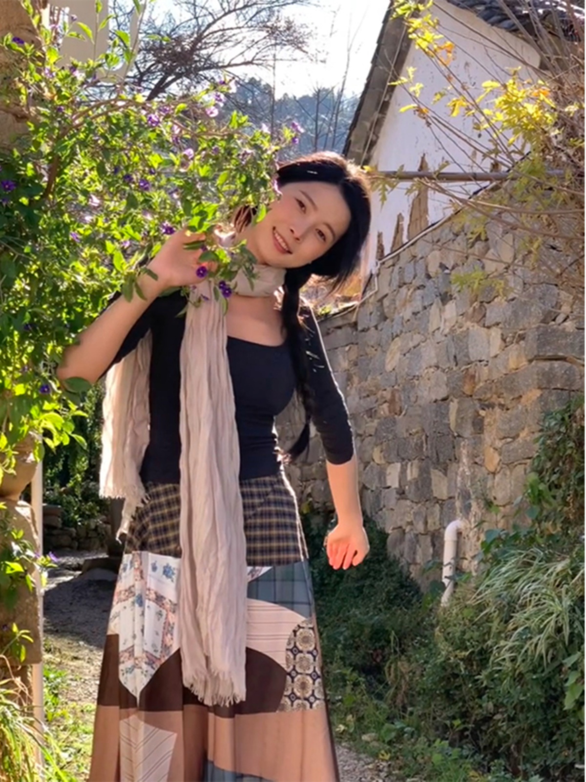 Retro Patchwork Plaid Skirt for Women – Long Spring Skirt with Niche Design, Perfect for Y2K and Vintage Style Retro Patchwork Plaid Skirt for Women – Long Spring Skirt with Niche Design, Perfect for Y2K and Vintage Style