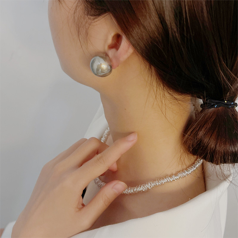 Retro Pearl Stud Earrings for Small Faces, Exaggerated Design, Socialite Style, Hong Kong Fashion, Chic Statement Jewelry