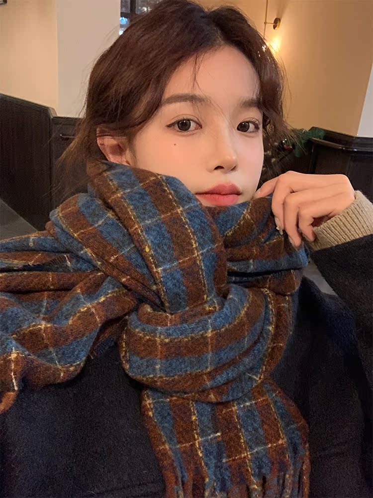 Retro Plaid Tassel Scarf for Women - Warm High-End Korean Style Winter 2025 Accessory Retro Plaid Tassel Scarf for Women - Warm High-End Korean Style Winter 2025 Accessory