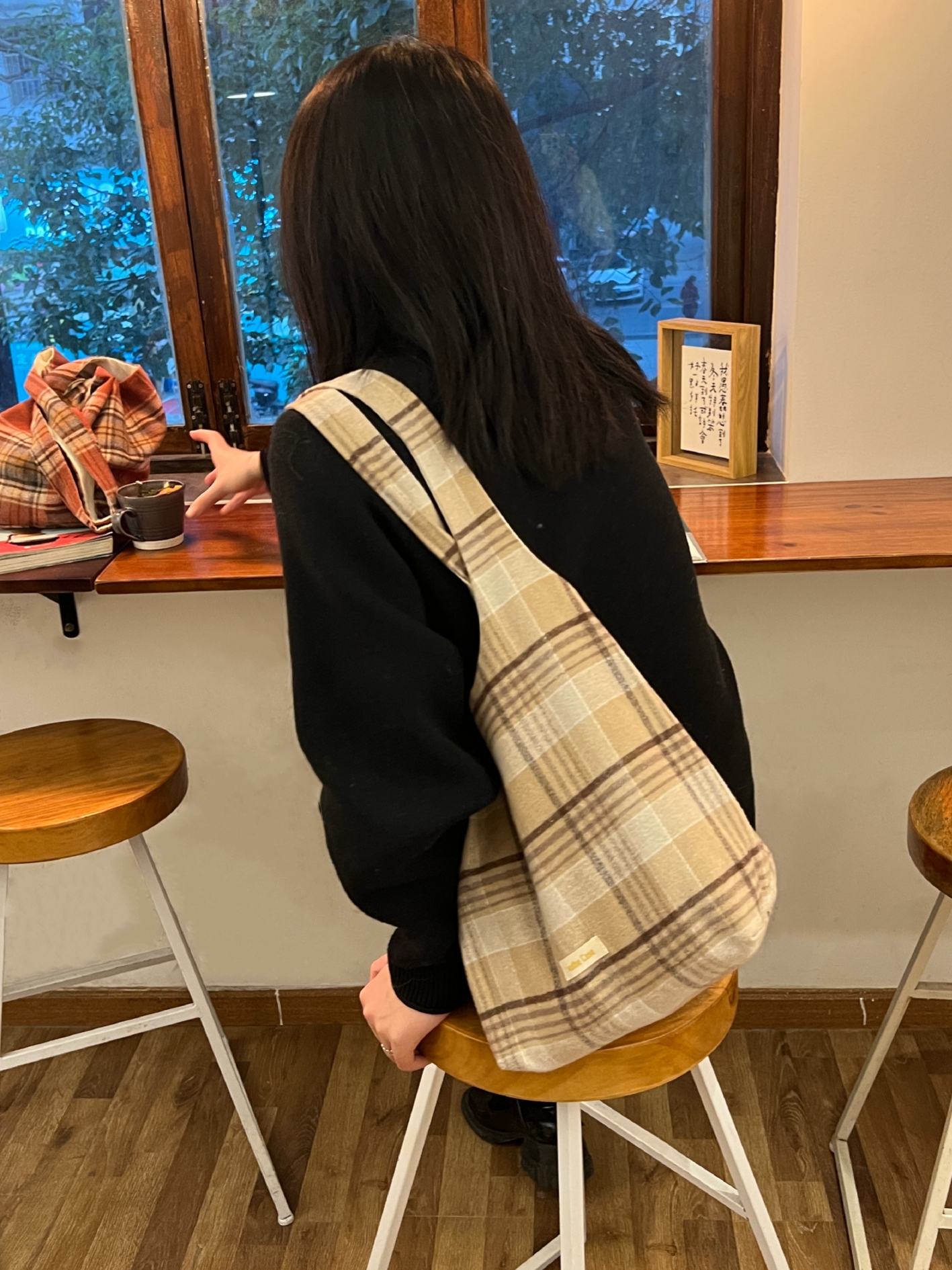 Retro Plaid Women's Handheld Shoulder Bag - Versatile Textured Cloth Tote for Coffee and Tea Lovers Retro Plaid Women's Handheld Shoulder Bag - Versatile Textured Cloth Tote for Coffee and Tea Lovers