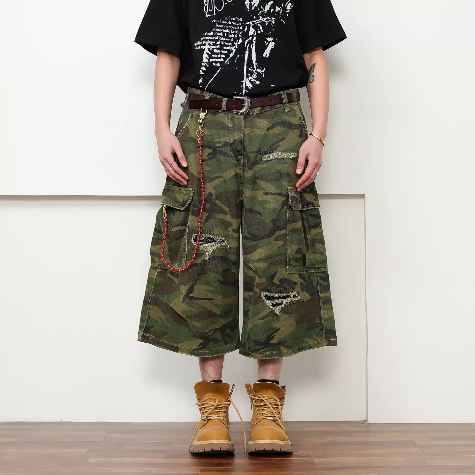 Retro Punk Camouflage Patch Denim Cargo Shorts for Men and Women - Trendy Summer Washed Seven-Point Style