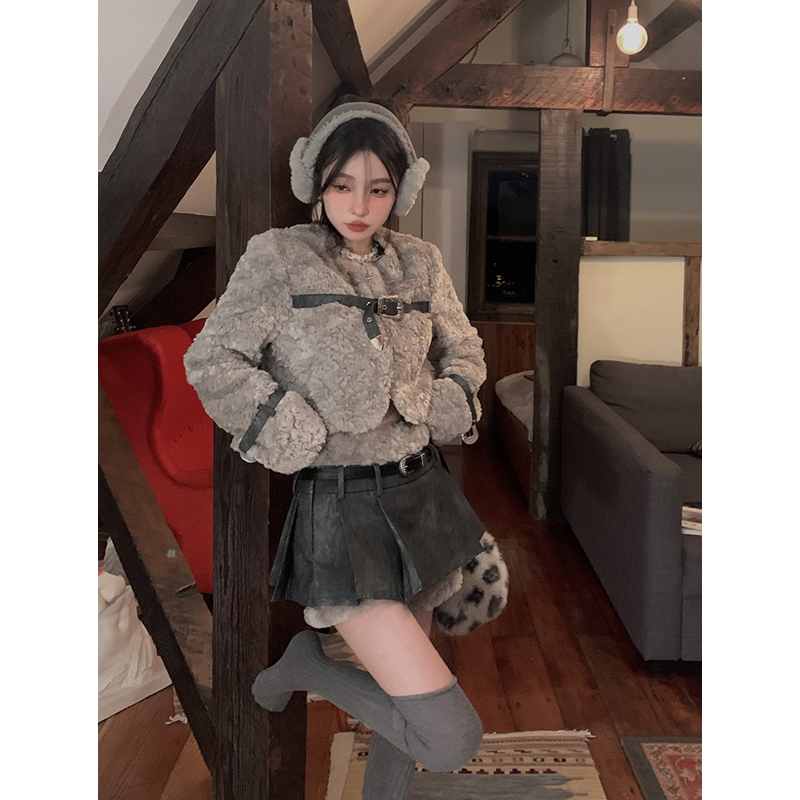 Retro Sheep Girl Fur Coat and High Waist A-Line Skirt Two-Piece Set - Square Style Fashion for Y2K and 90s Aesthetic Retro Sheep Girl Fur Coat and High Waist A-Line Skirt Two-Piece Set - Square Style Fashion for Y2K and 90s Aesthetic