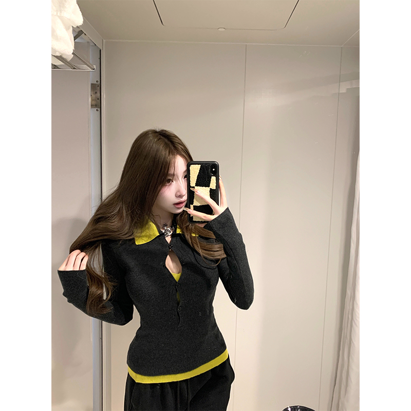 Retro Spliced Fake Two-Piece Slim Knit Top for Women - High Intelligence Spicy Sister Design, Y2K Inspired Fashion Retro Spliced Fake Two-Piece Slim Knit Top for Women - High Intelligence Spicy Sister Design, Y2K Inspired Fashion