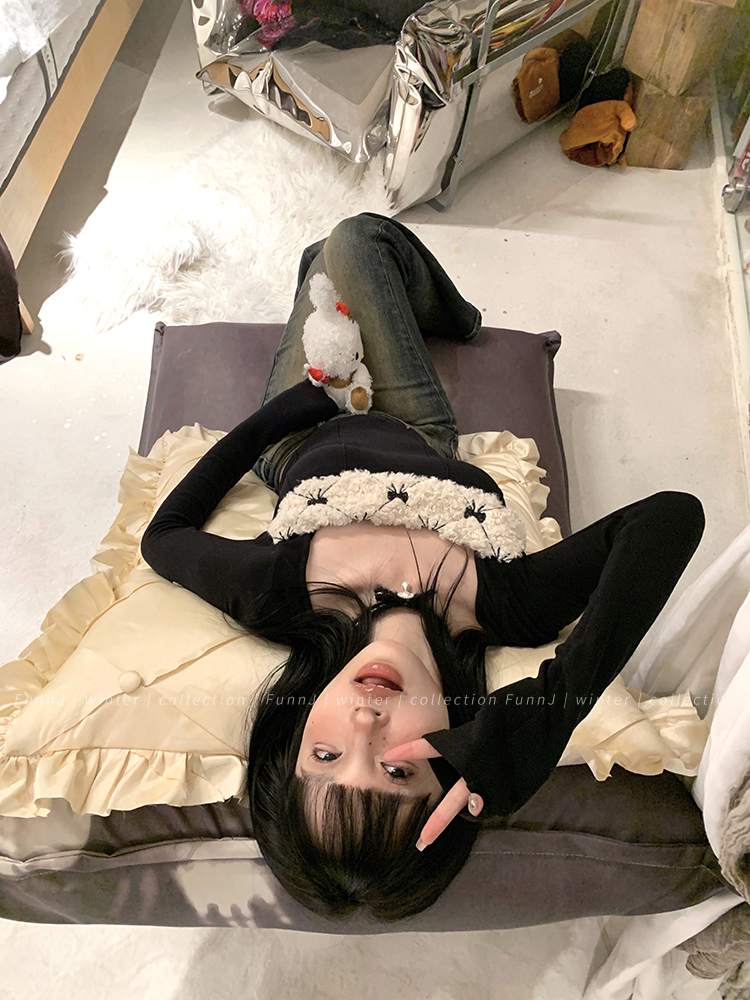 Retro Square Design Slimming Knit Base Layer Top for Women, Tempting Waist, 90s Style Inner Wear Retro Square Design Slimming Knit Base Layer Top for Women, Tempting Waist, 90s Style Inner Wear