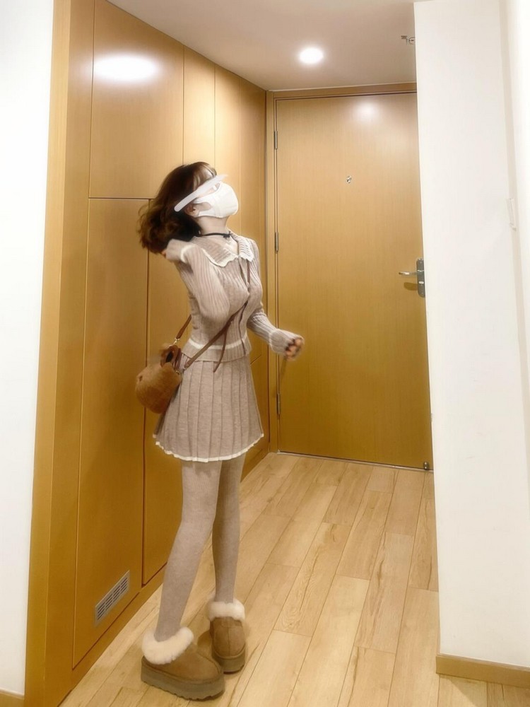 Retro Sweet Lapel Knitted Cardigan and Short Skirt Set for Women - 2025 Winter Fashion, Chic Layering Outfit Retro Sweet Lapel Knitted Cardigan and Short Skirt Set for Women - 2025 Winter Fashion, Chic Layering Outfit