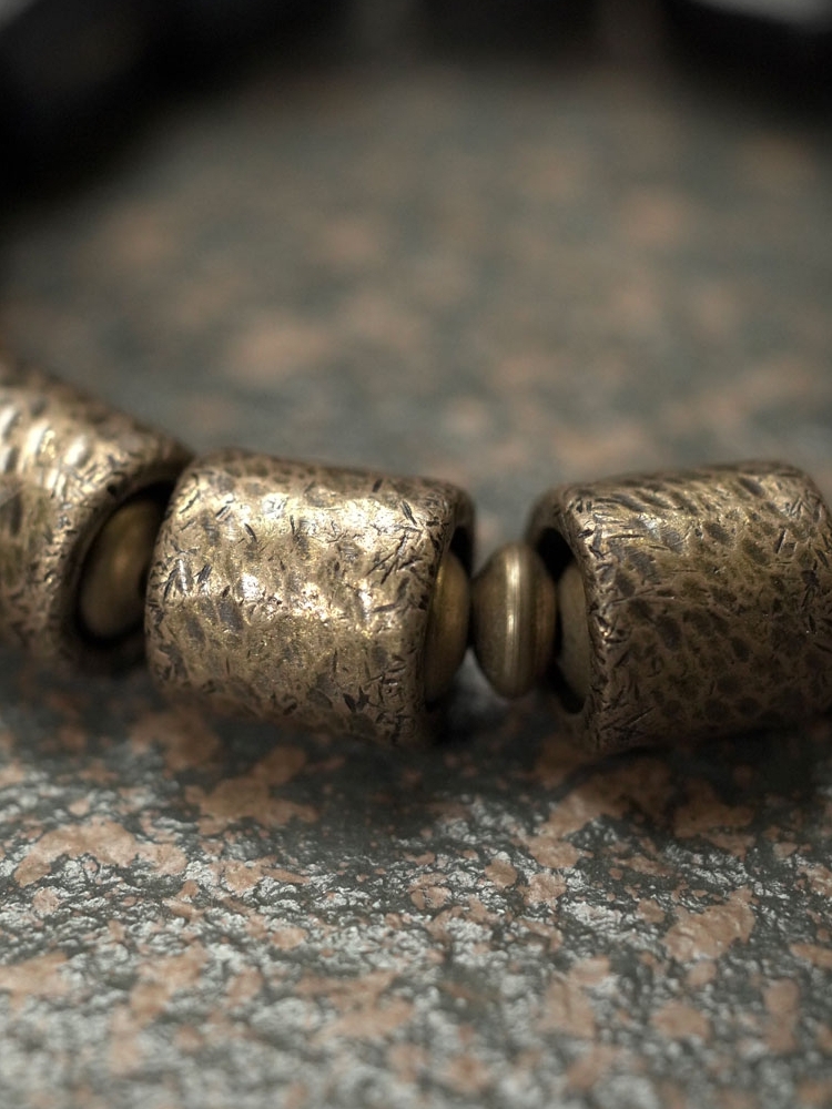 Retro Texture Black Sandalwood Bracelet for Men and Women - Non-Fish Home曲尾花 Design, Fashion Jewelry Accessory Retro Texture Black Sandalwood Bracelet for Men and Women - Non-Fish Home曲尾花 Design, Fashion Jewelry Accessory