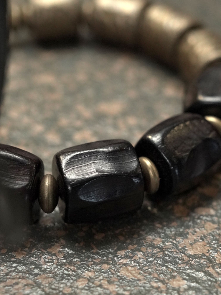 Retro Texture Black Sandalwood Bracelet for Men and Women - Non-Fish Home曲尾花 Design, Fashion Jewelry Accessory Retro Texture Black Sandalwood Bracelet for Men and Women - Non-Fish Home曲尾花 Design, Fashion Jewelry Accessory