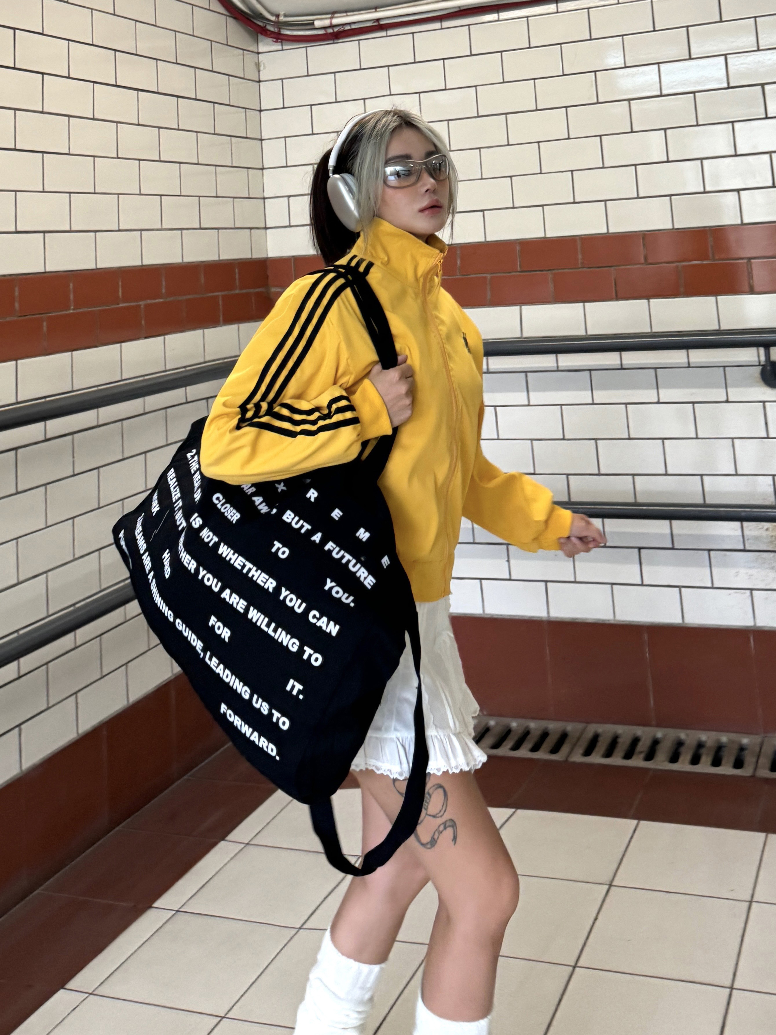 Retro Three-Stripe Zip-Up Short Jacket in Dopamine Yellow - Loose Fit American-Style Stand-Up Collar for Trendy Summer Looks Retro Three-Stripe Zip-Up Short Jacket in Dopamine Yellow - Loose Fit American-Style Stand-Up Collar for Trendy Summer Looks