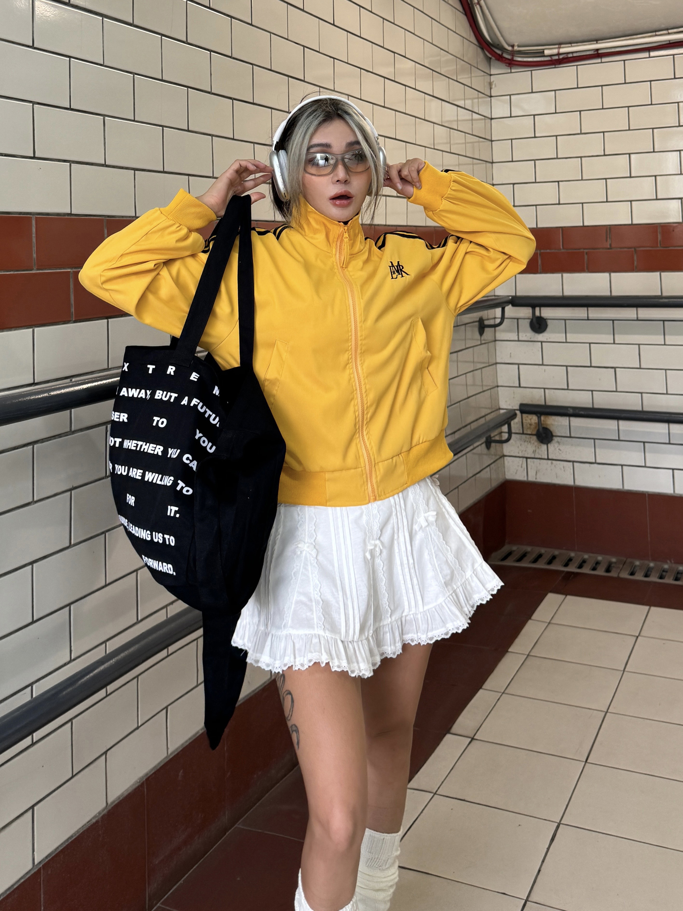 Retro Three-Stripe Zip-Up Short Jacket in Dopamine Yellow - Loose Fit American-Style Stand-Up Collar for Trendy Summer Looks Retro Three-Stripe Zip-Up Short Jacket in Dopamine Yellow - Loose Fit American-Style Stand-Up Collar for Trendy Summer Looks