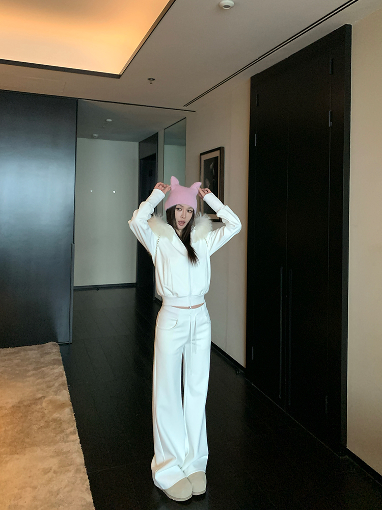 Retro Velvet Raccoon Fur Collar Short Hooded Sweatshirt Jacket Set with Shorts and Pants - Y2K Inspired Fashion Retro Velvet Raccoon Fur Collar Short Hooded Sweatshirt Jacket Set with Shorts and Pants - Y2K Inspired Fashion