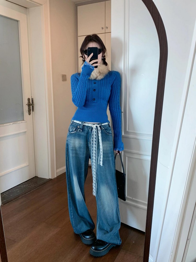 Retro Waist-Cinching Fitted Sweater for Women - Knitted Base Layer Top for Winter & Spring in Alluring Style Retro Waist-Cinching Fitted Sweater for Women - Knitted Base Layer Top for Winter & Spring in Alluring Style