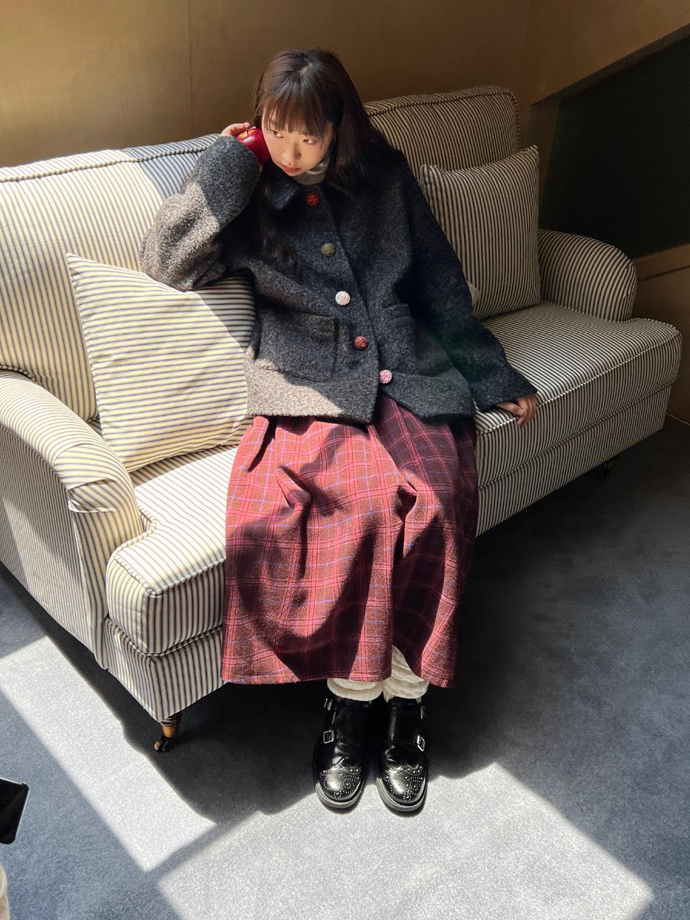 Retro Wool Half-Length Plaid Skirt - Versatile Pleated Design for 90s Inspired Style Retro Wool Half-Length Plaid Skirt - Versatile Pleated Design for 90s Inspired Style