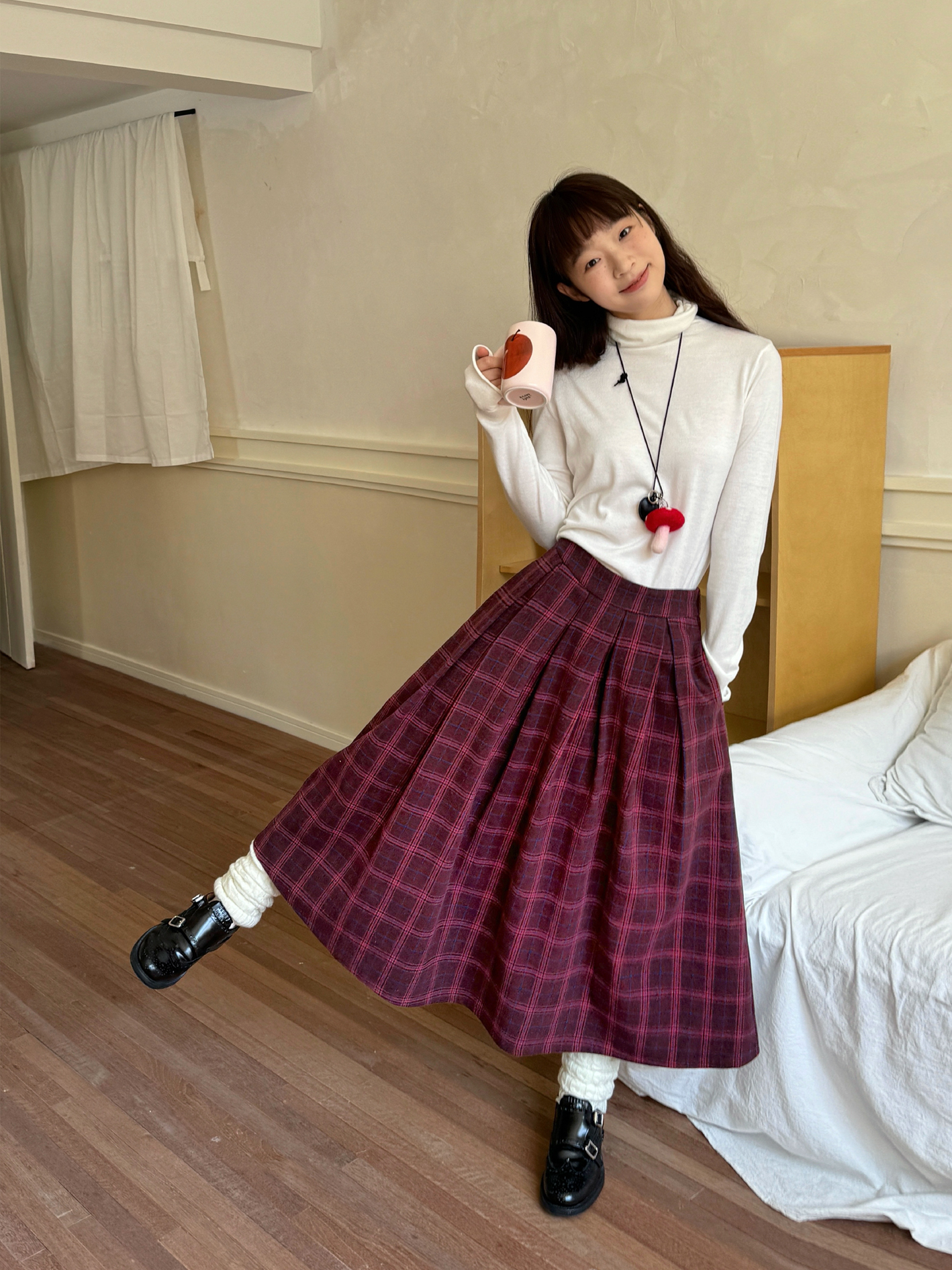 Retro Wool Half-Length Plaid Skirt - Versatile Pleated Design for 90s Inspired Style Retro Wool Half-Length Plaid Skirt - Versatile Pleated Design for 90s Inspired Style