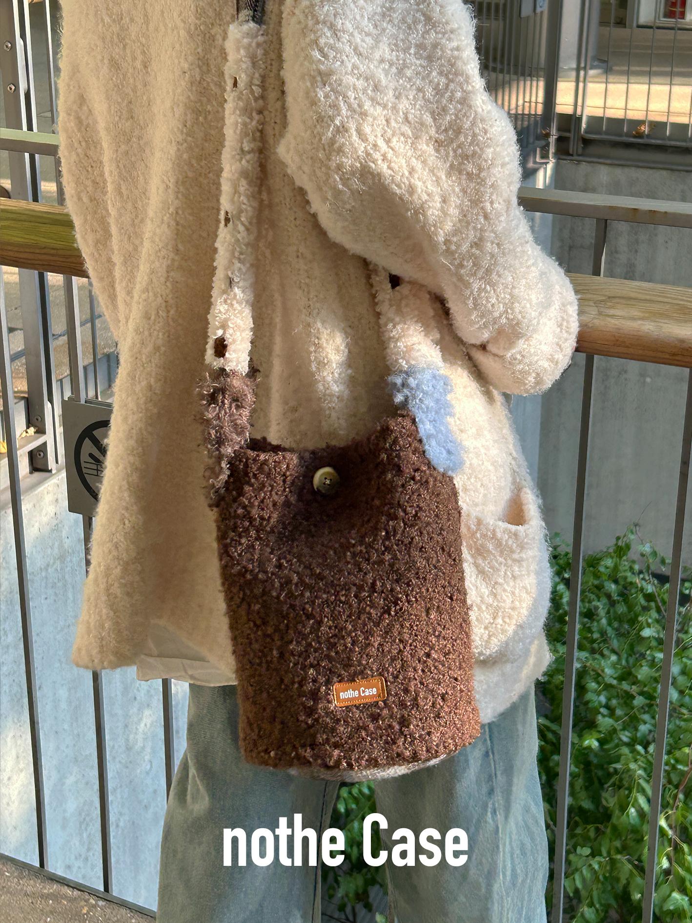 Retro Woolen Bucket Bag in Brown - Large Capacity Spliced Shoulder Strap Crossbody - Vintage Style Fashion Accessory Retro Woolen Bucket Bag in Brown - Large Capacity Spliced Shoulder Strap Crossbody - Vintage Style Fashion Accessory