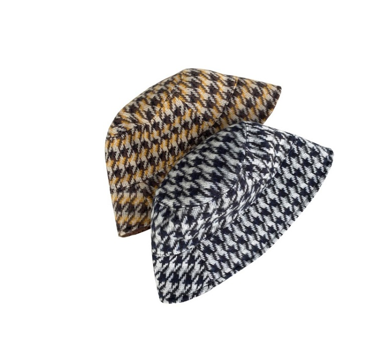 Reversible Milk White Checkered Fisherman's Bucket Hat - Korean Style Winter Accessory for Starry Nights Reversible Milk White Checkered Fisherman's Bucket Hat - Korean Style Winter Accessory for Starry Nights