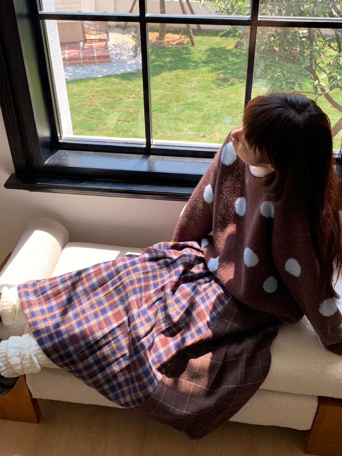 Reversible Plaid Patchwork Woolen Half Skirt in Retro Autumn Winter Style Reversible Plaid Patchwork Woolen Half Skirt in Retro Autumn Winter Style