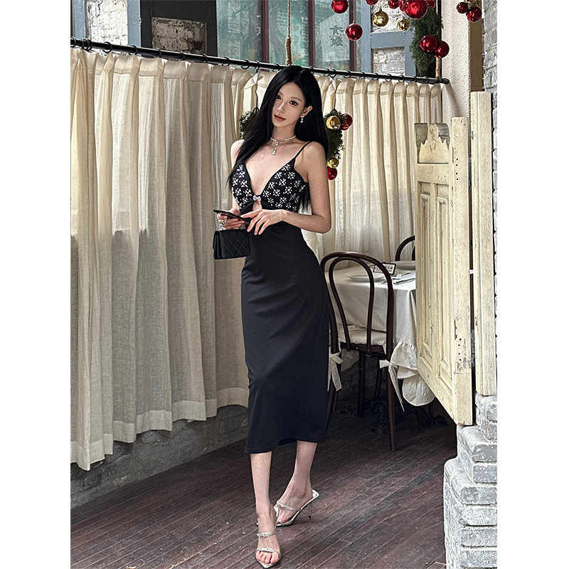 Rhinestone Off-Shoulder Spaghetti Strap Dress with Vintage Waist-Cinching Design - Form-Fitting Sexy Dress for Hot Girl Style