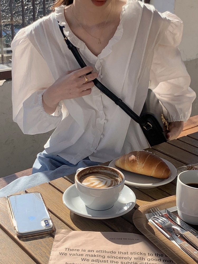 Ruffled Edge Button-Up Blouse in Korean Style - Fresh Romantic Spring Fashion with Bubble Feel for Effortless Chic Looks Ruffled Edge Button-Up Blouse in Korean Style - Fresh Romantic Spring Fashion with Bubble Feel for Effortless Chic Looks