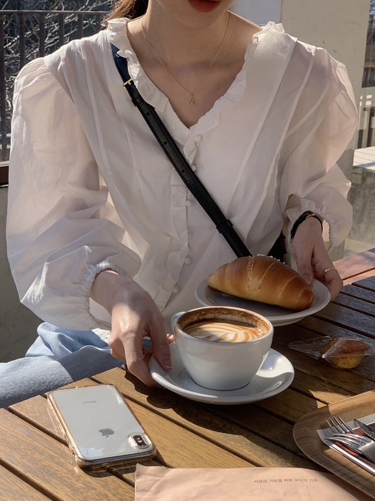 Ruffled Edge Button-Up Blouse in Korean Style - Fresh Romantic Spring Fashion with Bubble Feel for Effortless Chic Looks Ruffled Edge Button-Up Blouse in Korean Style - Fresh Romantic Spring Fashion with Bubble Feel for Effortless Chic Looks